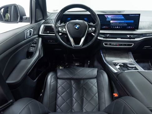 Used 2024 BMW X5 xDrive40i AWD/4WD image 3