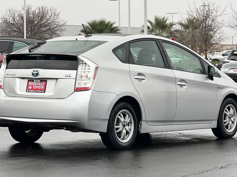 Used 2010 Toyota Prius Five image 2