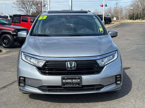 Used 2023 Honda Odyssey Touring image 2