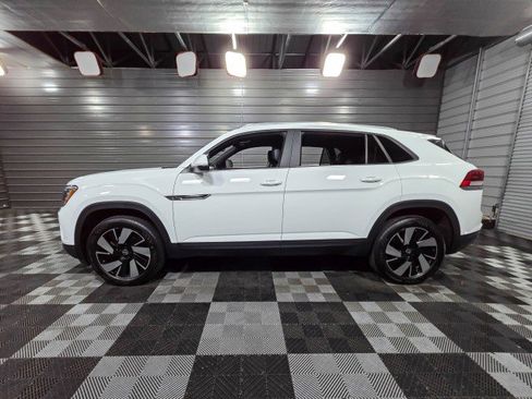 Used 2024 Volkswagen Atlas Cross Sport SE AWD/4WD image 8