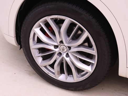 Used 2022 Maserati Levante GT image 24