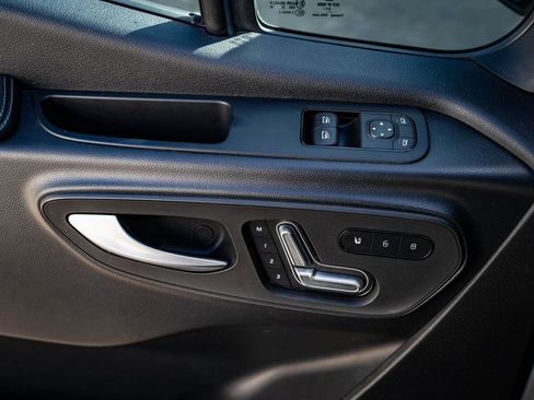 Used 2022 Mercedes-Benz Sprinter 3500 image 24