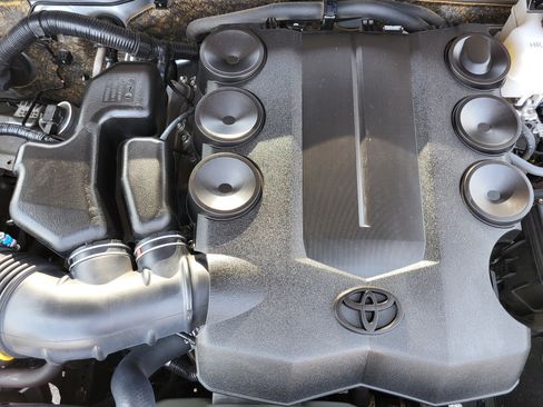 Certified 2024 Toyota 4Runner TRD Off-Road Premium AWD/4WD image 22