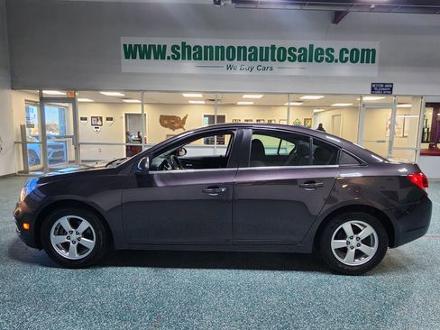 Used 2015 Chevrolet Cruze LT image 12
