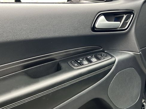 Used 2024 Dodge Durango SXT image 15