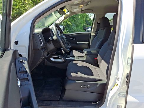 Certified 2024 Nissan Frontier SV w/ SV Convenience Package AWD/4WD image 15