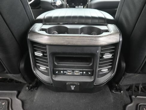 Used 2025 RAM 1500 Limited AWD/4WD image 16