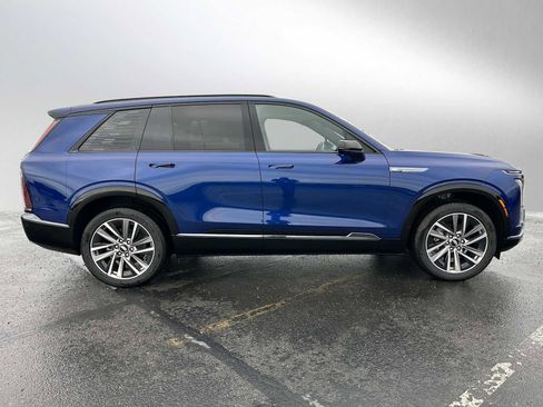 New 2026 Cadillac Vistiq Sport image 2