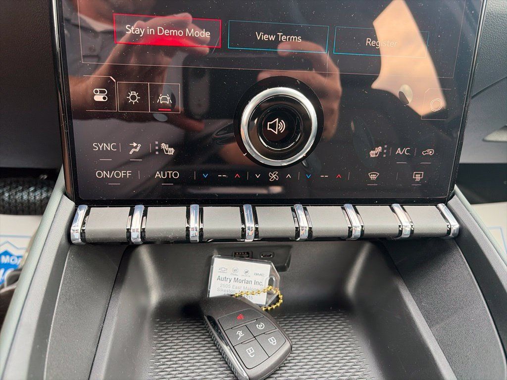 New 2027 GMC Terrain AT4 w/ Technology Package II AWD/4WD image 23