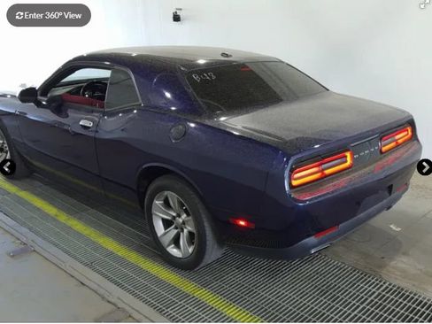 Used 2015 Dodge Challenger SXT RWD image 3