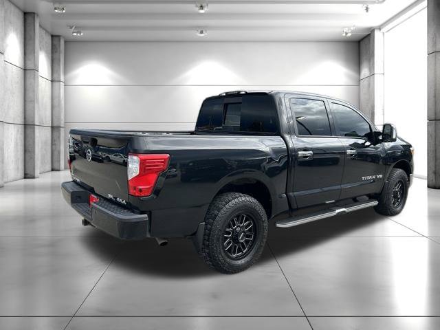Used 2018 Nissan Titan SL w/ Chrome Package AWD/4WD image 8