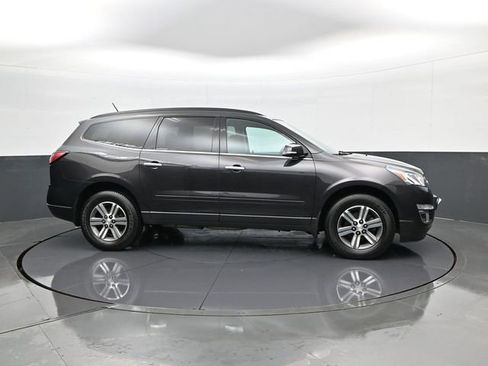 Used 2017 Chevrolet Traverse LT AWD/4WD image 4