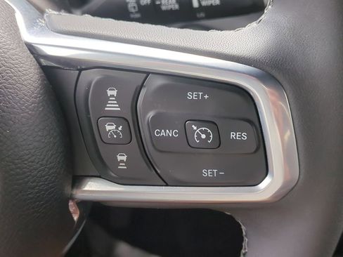 Used 2025 Jeep Wrangler Unlimited Sahara w/ Safety Group image 27