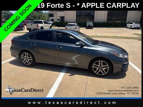 Used 2019 Kia Forte S w/ S Premium Package FWD image 3