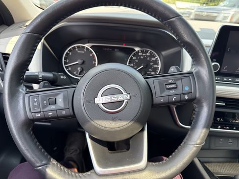 Certified 2023 Nissan Rogue SV w/ SV Premium B Package AWD/4WD image 5