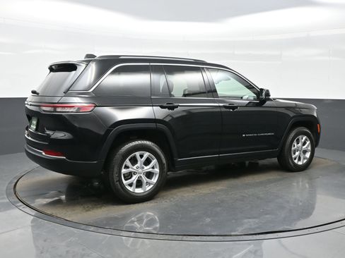 Used 2023 Jeep Grand Cherokee Limited image 6