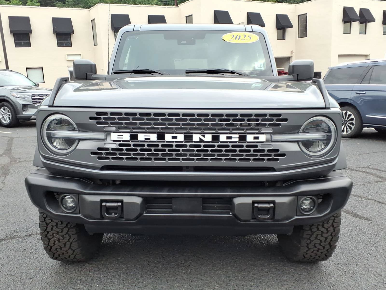 Used 2025 Ford Bronco Badlands AWD/4WD image 8