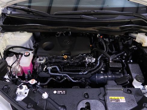 Used 2023 Toyota Sienna XSE image 9