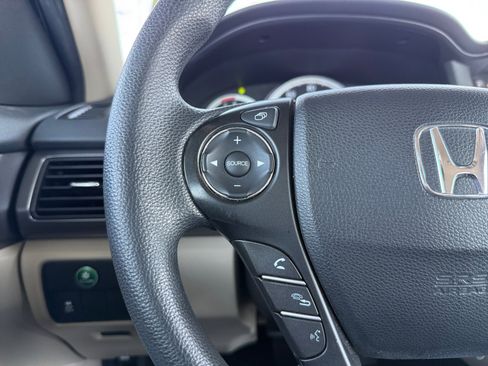 Used 2015 Honda Accord LX image 17