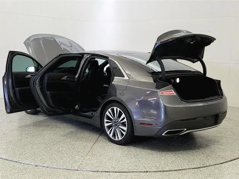 Used 2018 Lincoln MKZ Select w/ Technology Package FWD image 11