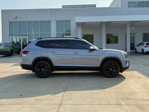 New 2026 Volkswagen Atlas SE FWD image 6