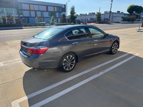 Used 2015 Honda Accord Sport image 4