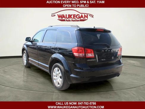 Used 2018 Dodge Journey SE image 4