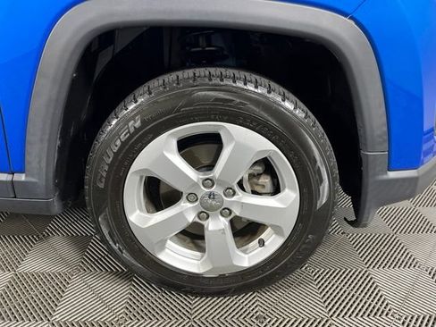 Used 2018 Jeep Compass Latitude w/ Popular Equipment Group AWD/4WD image 9
