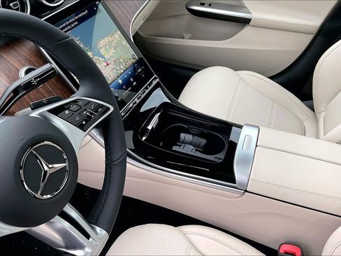 New 2026 Mercedes-Benz C 300 4MATIC Sedan image 8