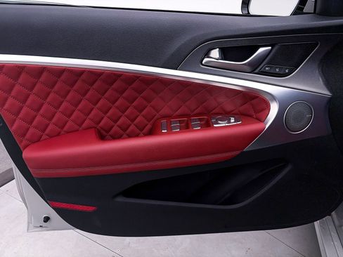 Used 2025 Genesis G70 3.3T Advanced w/ Sport Prestige Package image 19