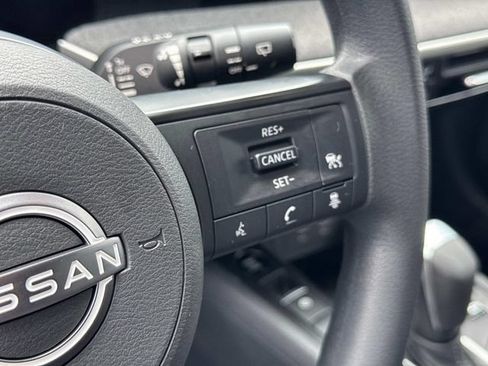 Certified 2025 Nissan Kicks SV FWD image 31