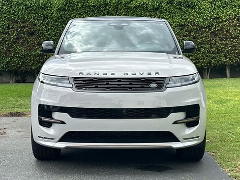 Used 2025 Land Rover Range Rover Sport Dynamic SE AWD/4WD image 11