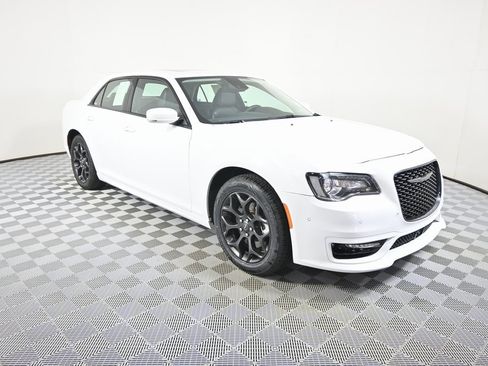Used 2023 Chrysler 300 Touring L w/ Popular Equipment Group image 9