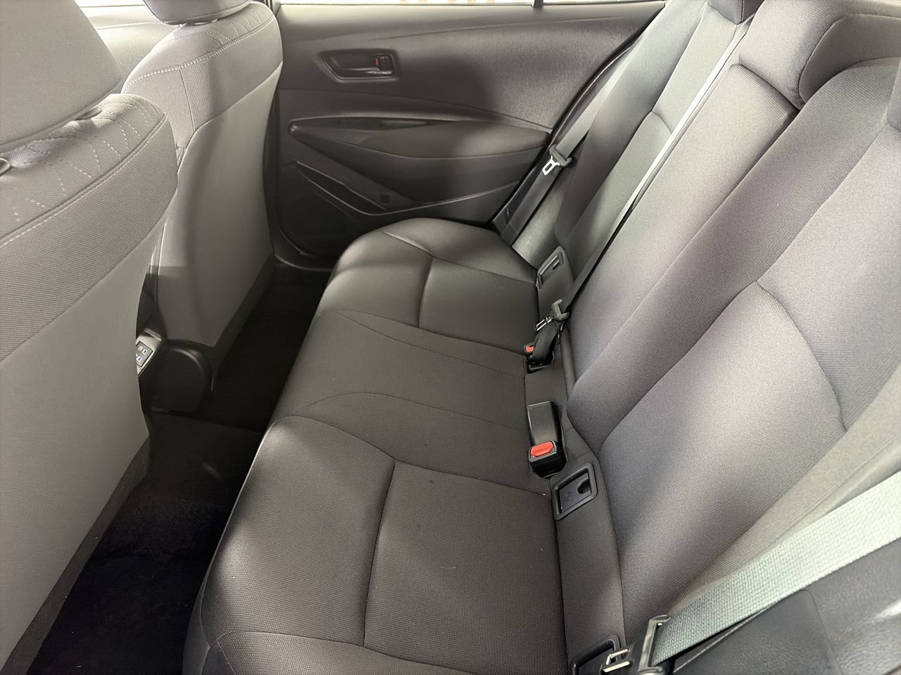 Used 2025 Toyota Corolla LE FWD image 23