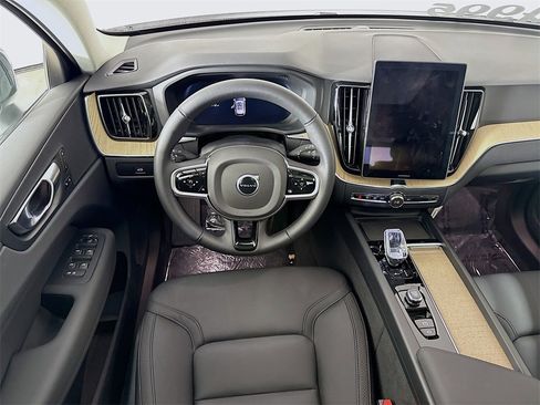 Certified 2026 Volvo XC60 B5 Plus w/ Climate Package PRO image 23