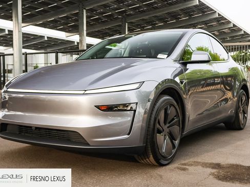 Used 2026 Tesla Model Y 2WD image 3
