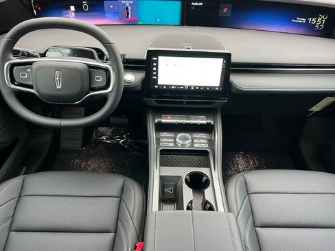 New 2026 Lincoln Nautilus Premier image 3