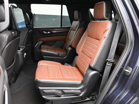 Used 2023 GMC Yukon Denali Ultimate AWD/4WD image 18