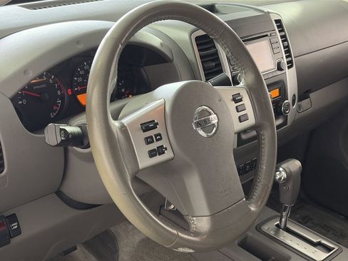 Used 2016 Nissan Frontier SV w/ SV Value Truck Package RWD image 12