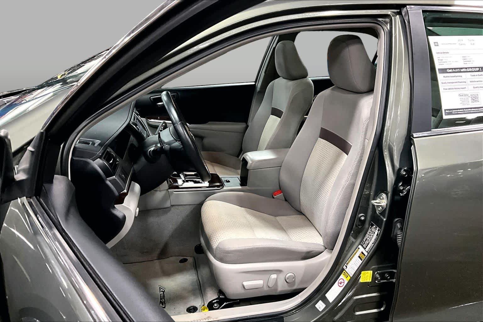 Used 2014 Toyota Camry XLE FWD image 9