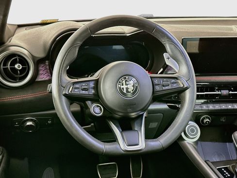 Used 2024 Alfa Romeo Tonale Veloce AWD/4WD image 18
