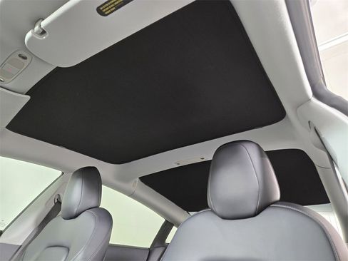 Used 2018 Tesla Model 3 Long Range image 15