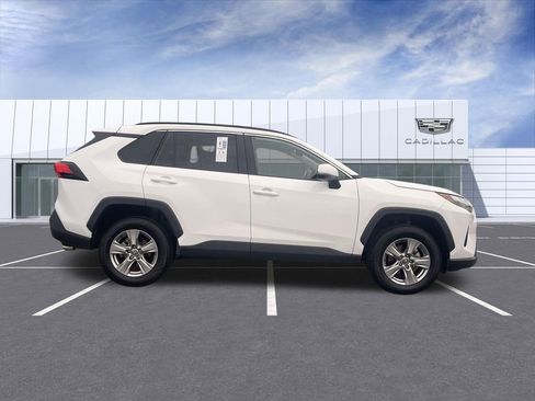 Used 2025 Toyota RAV4 XLE FWD image 9