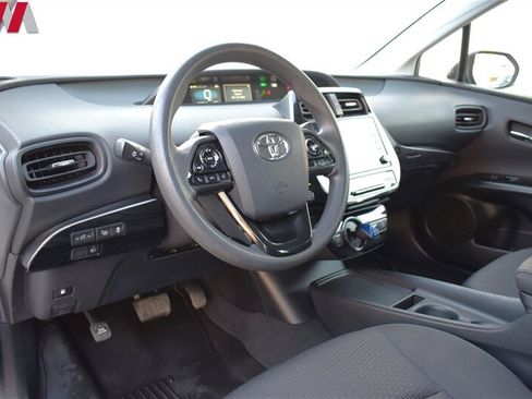 Used 2021 Toyota Prius LE FWD image 3