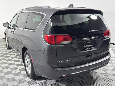 Used 2017 Chrysler Pacifica Touring-L Plus image 7