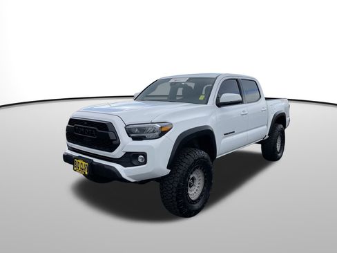 Certified 2023 Toyota Tacoma TRD Off-Road w/ Black Out Package (TMS) image 8