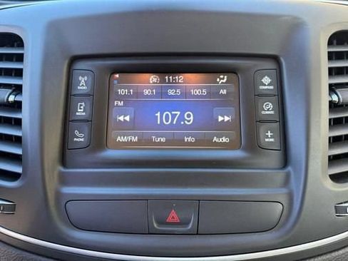 Used 2015 Chrysler 200 Limited FWD image 18