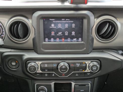 Used 2023 Jeep Gladiator Sport image 16