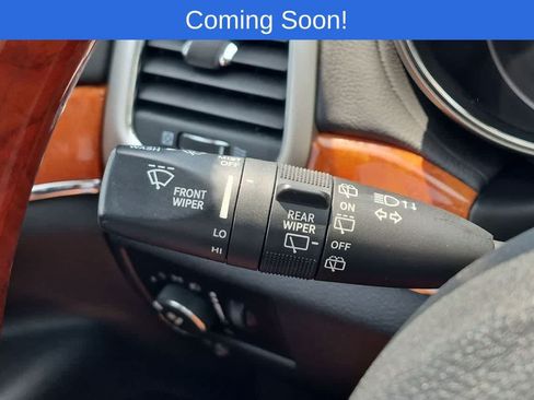 Used 2013 Jeep Grand Cherokee Overland AWD/4WD image 25