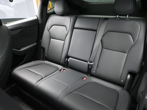 Used 2026 Tesla Model Y 2WD image 18